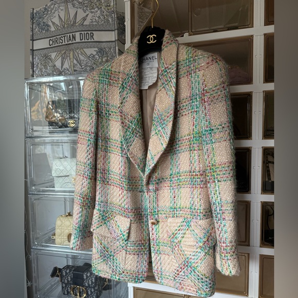 Chanel Runway tweed jacket - Picture 3 of 17